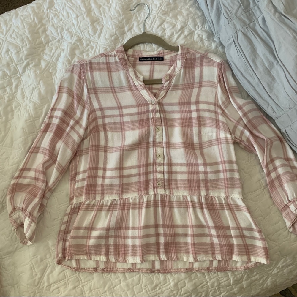 abercrombie & fitch pink plaid flowy top - s